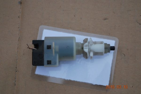 prekidac-stop-svjetla-alfa-romeo-156-46433243-oglas-14798064-slika-48290582